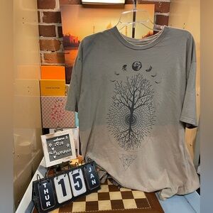 Hippie ombre shirt with print of moons on the front